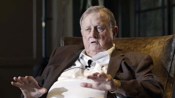 Red McCombs,  Reds Makombs