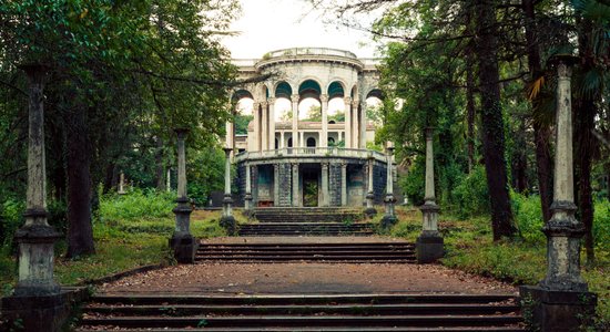 Sanatorijām pa pēdām: piecas pamestas ārstniecības un atpūtas iestādes