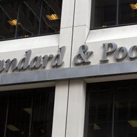 'Standard&Poor's' Krievijas kredītreitinga prognozi maina uz negatīvu