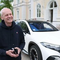 Video: Eksperti ar jaunākajiem elektromobiļiem dodas testa braucienā