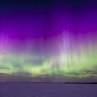 Северное сияние и комета в небе над Латвией - фото очевидцев