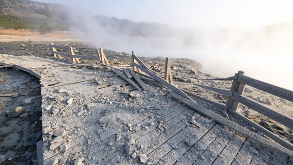 Geizera izvirdums Jeloustounas nacionālajā parkā