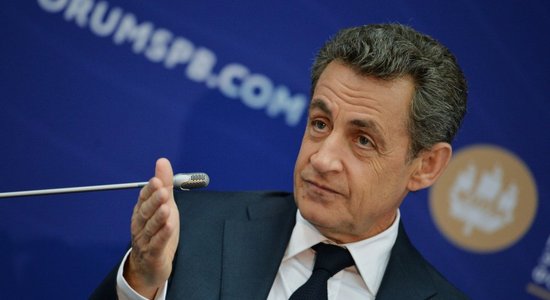 Экс-президент Франции Саркози выбыл из президентской гонки