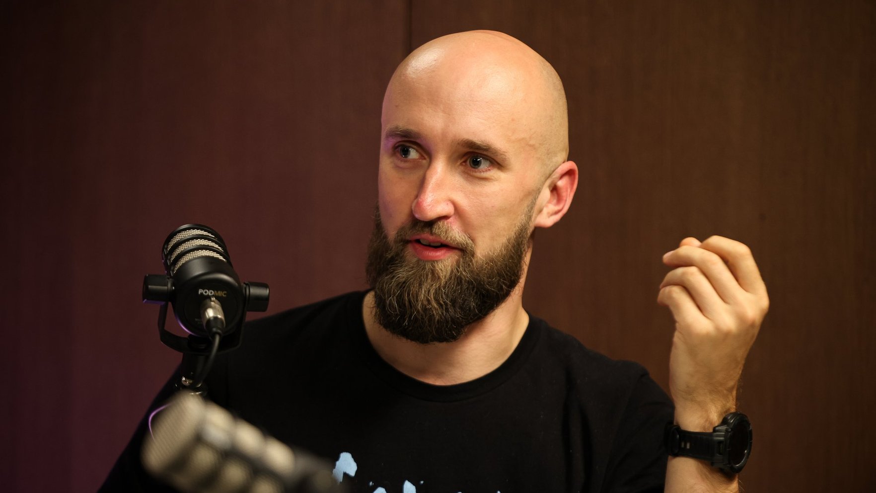 Edžus Miķelsons: Tikt līdz Mēnesim nav nekāds joks. 10 teicami lasāmgabali, ko 