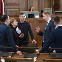 Saeima piektdien beidz skatīt novadu reformu, turpinās jaunnedēļ. Video tiešraide noslēgusies