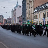 Studentu korporācijas dodas gājienā uz Brāļu kapiem