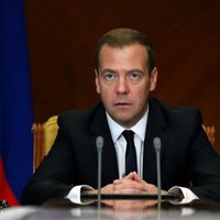 Медведев снял запрет на чартеры из России в Турцию
