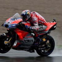 Dovicioso izcīna uzvaru noslēdzošajā 'MotoGP' Valensijas posmā