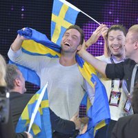 Kā smukais zviedrs līksmoja pēc uzvaras ‘Eirovīzijā’