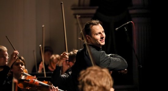 Rīgā savu Eiropas turneju atklās diriģents Teodors Kurentzis