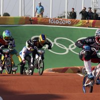 Fīldss nomaina Štrombergu olimpiskā BMX čempiona godā; Pahona kļūst par divkārtēju čempioni sievietēm