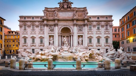 Trevi strūklaka, Roma