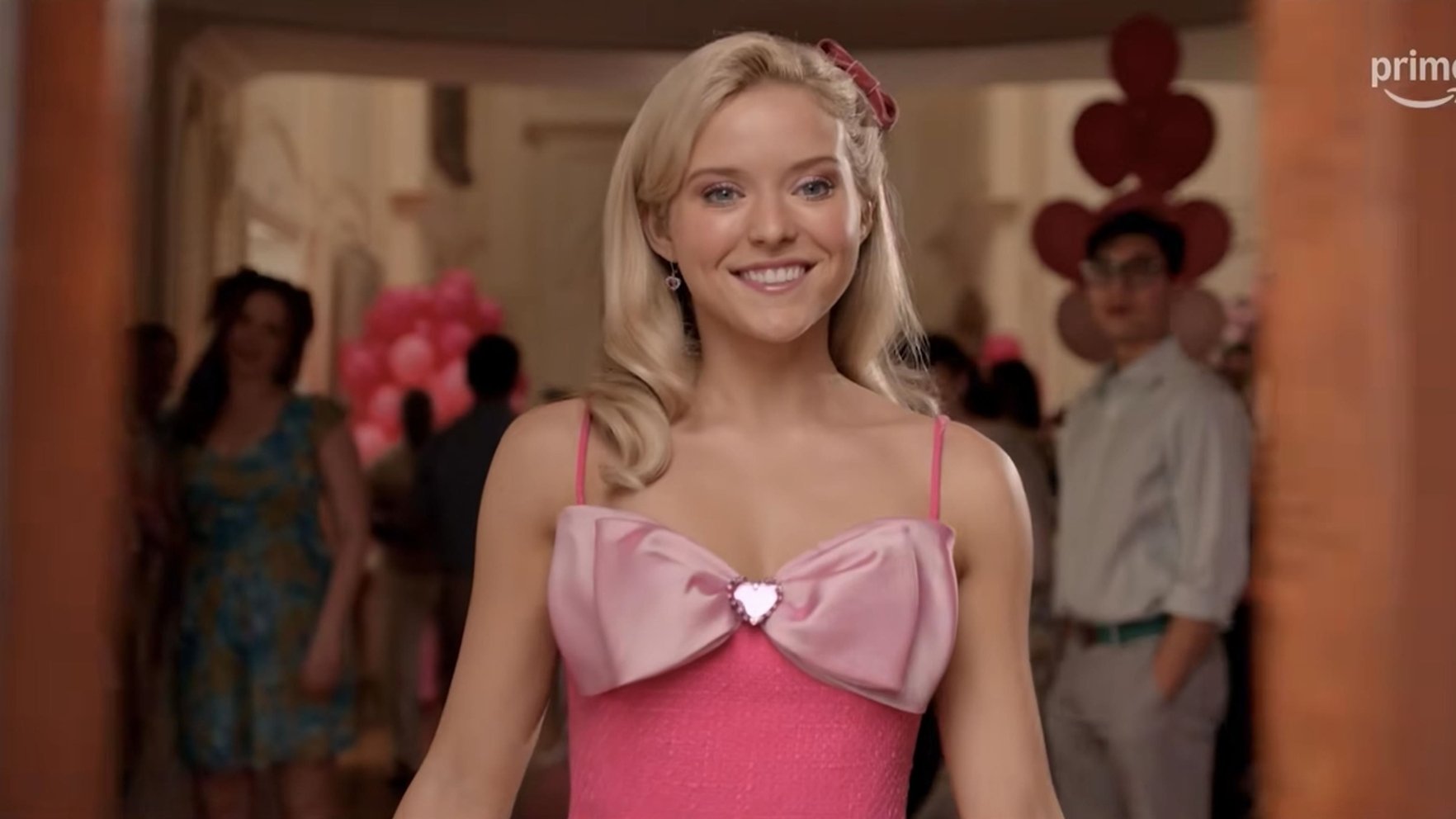 "Kas, it kā tas būtu grūti?" "Gudrā blondīne" atgriežas seriālā "Elle"