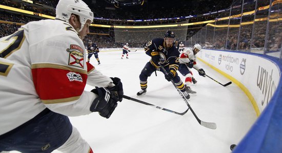 НХЛ: Латвийский хоккеист прервал 14-матчевую серию без набранных очков