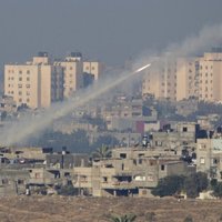 Palestīniešu raķešu apšaudē gājuši bojā trīs cilvēki Izraēlā