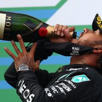 Hamiltons uzvar Eifela 'Grand Prix' un atkārto Šūmahera rekordu