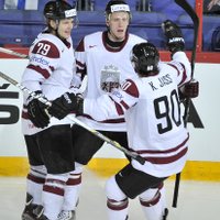 Fotoreportāža: Latvijas hokejisti parāda raksturu mačā pret Somiju