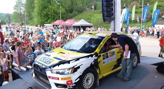 'Rally Talsi' pirmā diena sākas pa sauli, beidzas negaisā; līderis - Lukjaņuks