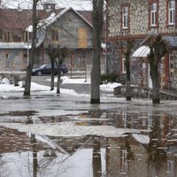 Līdz ar ūdens līmeņa paaugstināšanos Daugavā sāk applūst Pļaviņas