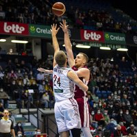 Latvijas basketbola izlase smagā galotnē notur uzvaru pret Beļģiju