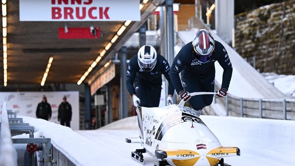 Kalendas ekipāžai Insbrukā Pasaules kausā bobslejā sestā vieta divnieku ekipāžu sacensībās