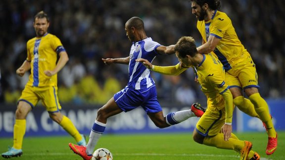  Yacine Brahimi (Porto - bate)