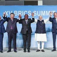Sešas valstis uzaicinātas pievienoties BRICS