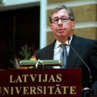 ФОТО: российский миллиардер стал Почетным доктором Латвийского университета