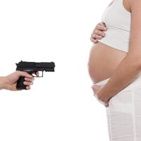 Конференция: в Латвии необходимо полностью запретить аборты
