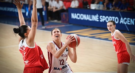 Latvijas U-20 basketbolistes EČ turpina ar uzvaru pār Turciju