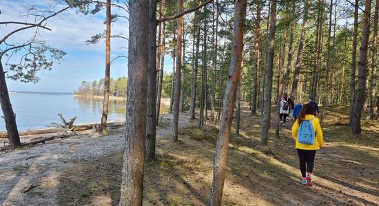 Pastaiga pie ūdens: Pārgājiena maršruts uz Garezeriem