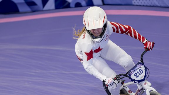 Parīzes olimpiskās spēles, BMX: Monika Veronika Stūriška, Kristens Krīgers