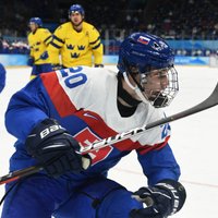 17 gadus vecais Slafkovskis nodrošina Slovākijas hokeja izlasei vēsturisku bronzu