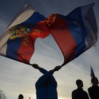В Симферополе сняли последний украинский флаг