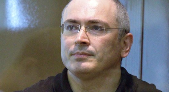 Putins varētu būt saistīts ar demonstrantu nošaušanu Kijevā, pieļauj Hodorkovskis