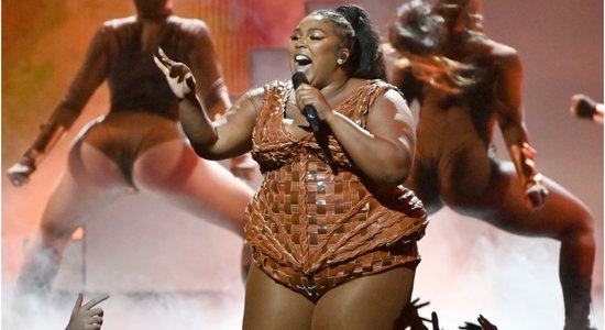 Lizzo no resnuma nebēg, bet pārsteidz ar savu jauno formu