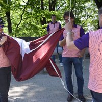 Monblānā plāno pacelt Latvijas karogu, uzstādot Ginesa rekordu