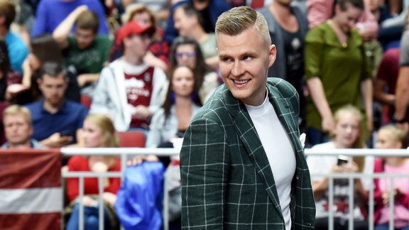 Kristaps Porziņģis pēc vasaras Latvijā atgriezies atpakaļ Dalasā Kristaps Porziņģis pēc vasaras Latvijā atgriezies atpakaļ Dalasā