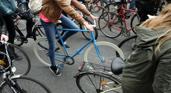 Rīdzinieku neatsaucības dēļ Rīgas dome mainīs Ķengaraga veloceliņa maršrutu