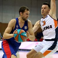Strēlnieks ar 10 punktiem palīdz CSKA izcīnīt uzvaru VTB līgas spēle