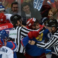 Znaroka un Vītoliņa trenētā Krievijas hokeja izlase pārbaudes spēlē piekāpjas Somijai