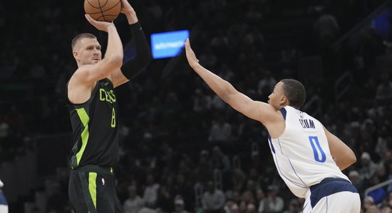 Porziņģa rezultativitāte neglābj "Celtics" no neveiksmes pret Dončiču aizmainījušo "Mavericks"