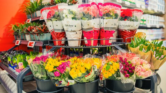 Жители Латвии планируют потратить на подарки ко Дню святого Валентина до 50 евро. Что будут дарить?