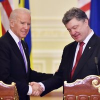 Baidens mudina Ukrainu turpināt reformu īstenošanu vai riskēt ar ES sankciju atcelšanu pret Krieviju