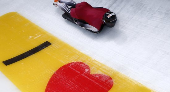 Ledus uzkarst: olimpisko sezonu iesāk bobslejisti un skeletonisti