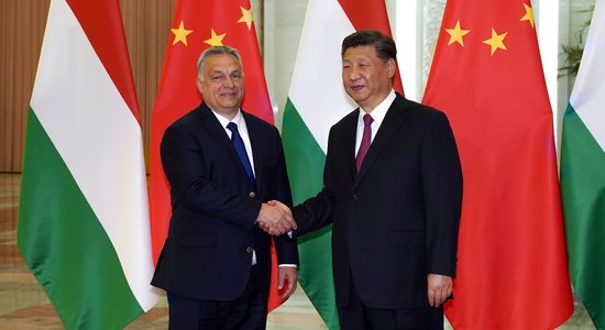 Ungārija un Ķīna vienojušās par 'visaptverošu stratēģisko partnerību'