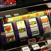 Ameriks ciešā sadarbībā ar opozīciju sola Rīgā samazināt azartspēļu vietas