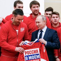 Путин попросил прощения у российских олимпийцев