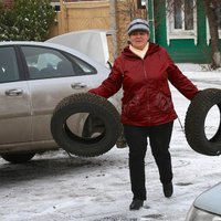 Latvijā autovadītāji par ziemas riepu iegādi rūpējas pēdējā brīdī