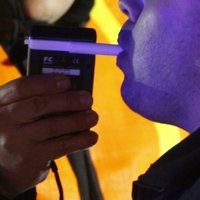 Dzērājšoferis ar 1000 eiro mēģina piekukuļot policistu